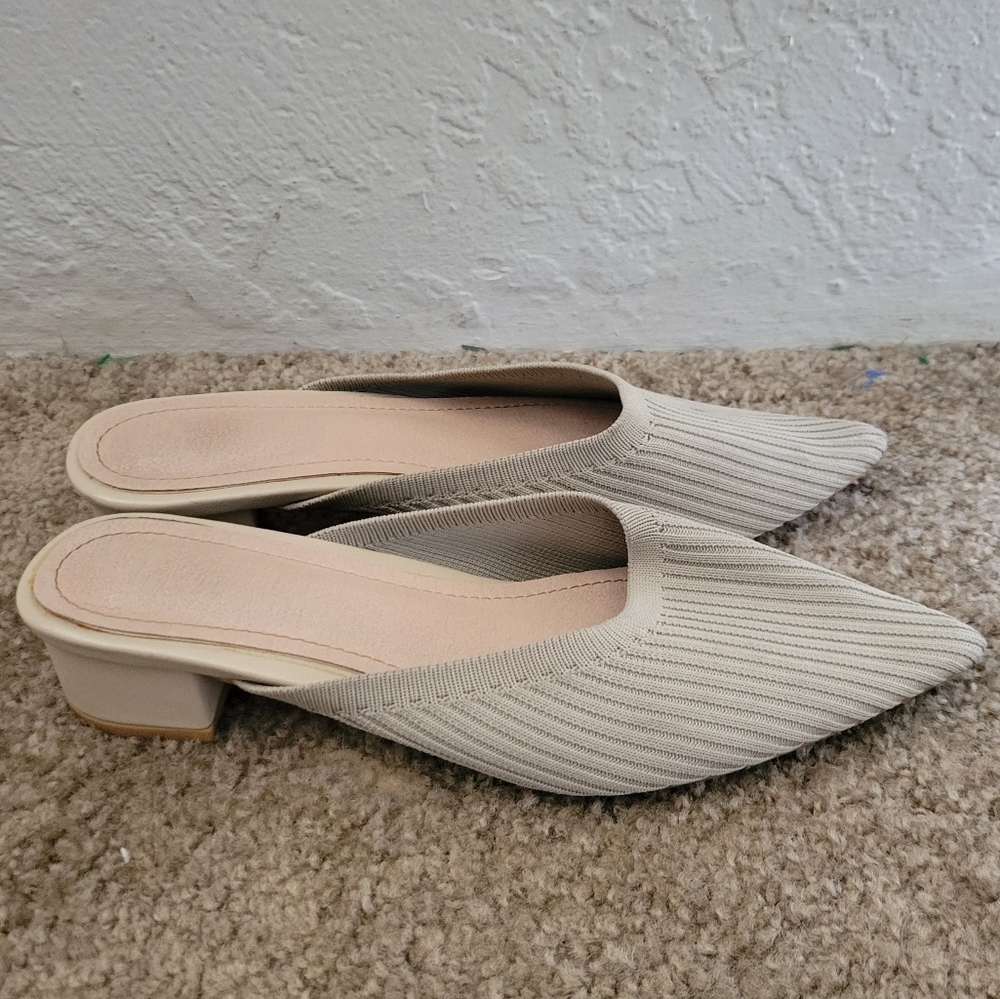 TIJN Pointed Toe Mules Size 8